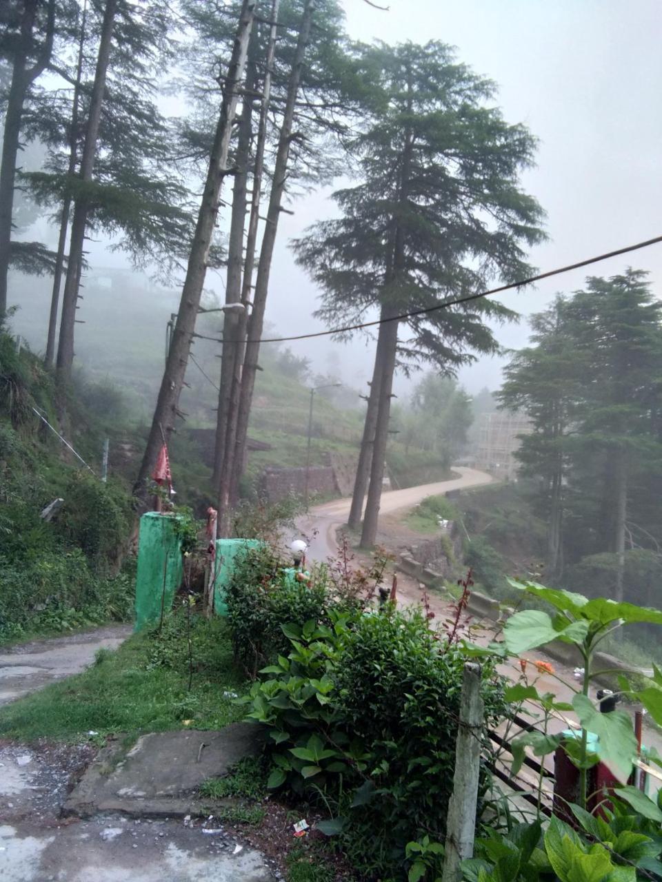 Huts Patnitop Bagian luar foto