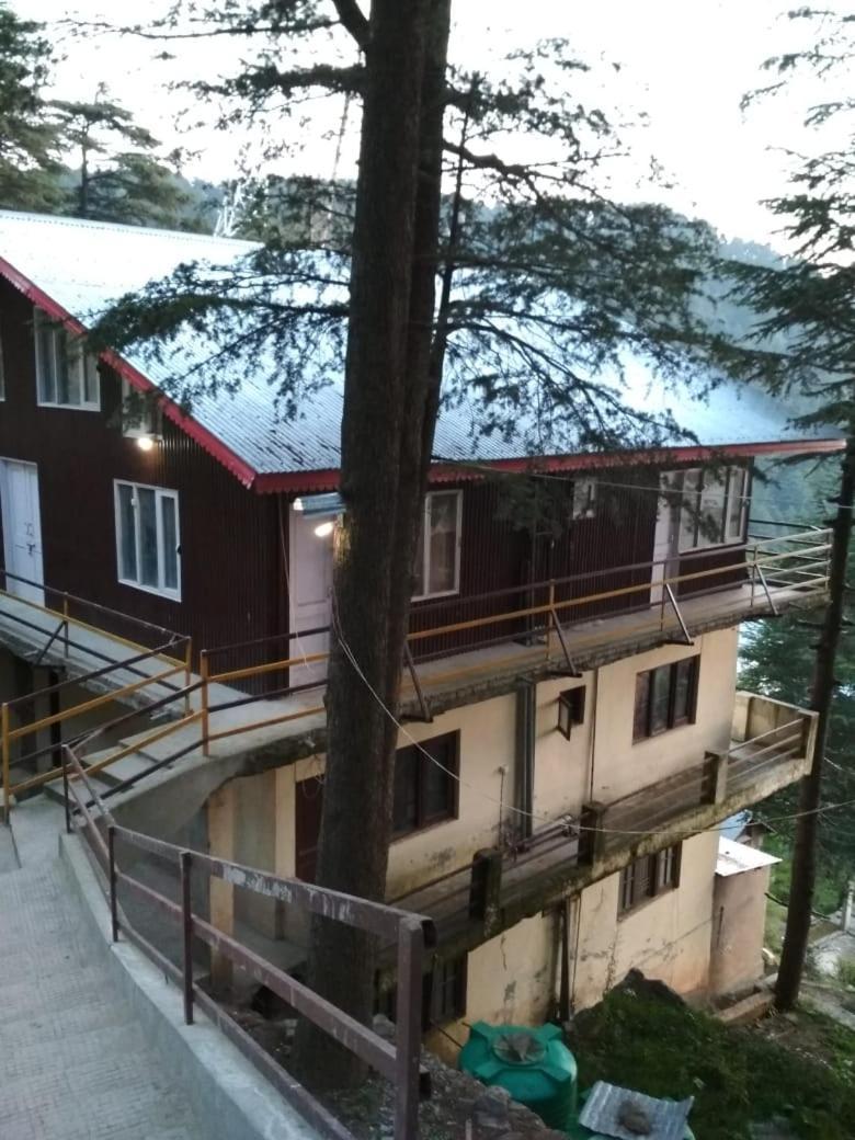 Huts Patnitop Bagian luar foto